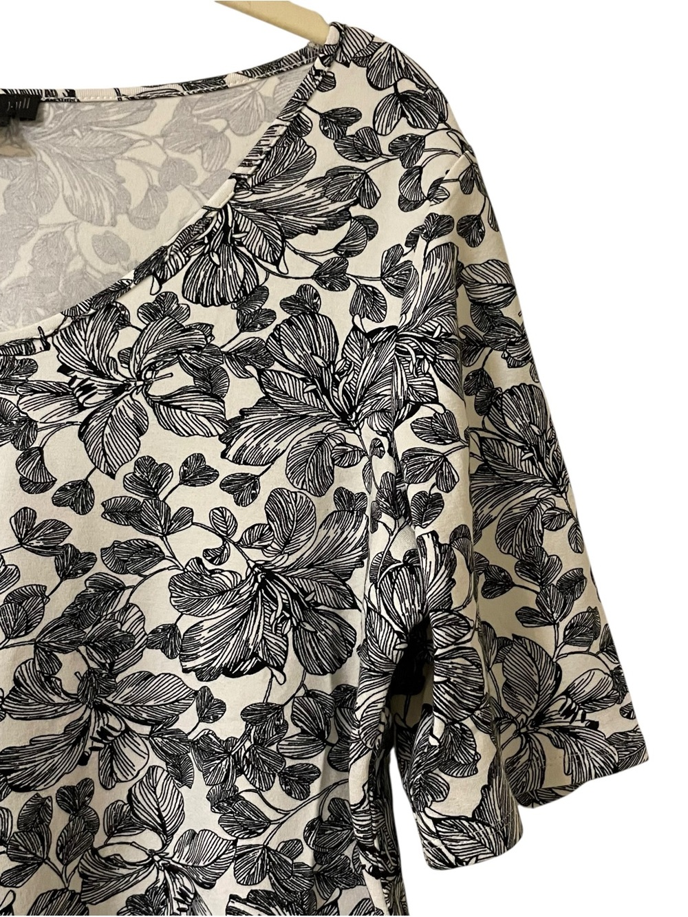 J Jill Cream and Black Floral V-Neck Dress Small Wearever Collection - Picture 5 of 10